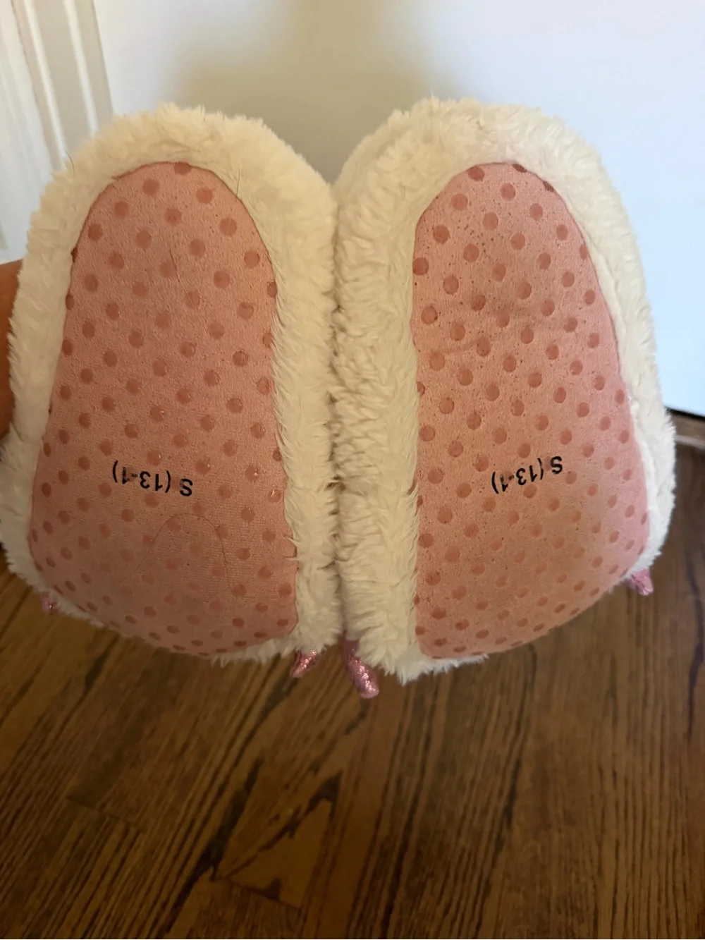 Girls White with Pink Claws Slippers - Sz 13
